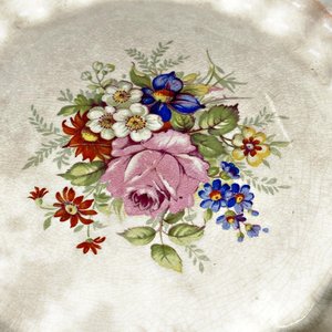 Juego de Loza Inglesa Wedgwood: Centro y Salsera con Plato - imagen 5