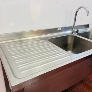 Mesada de Acero Inoxidable con Doble Bacha y Grifería - imagen 4