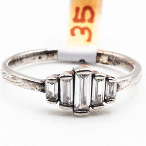 Lote siguiente: Anillo de Plata 925 con Cristales