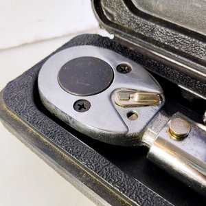 Torquímetro de 1/2" con Accesorios en Estuche - imagen 2