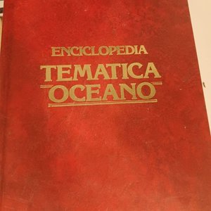 Lote de 13 Libros, Tabla de Dibujo con Regla y Estuche - imagen 4