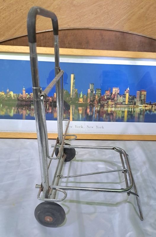 Carrito con ruedas en metal para transporte - imagen 2