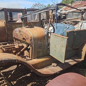 Lote siguiente: Automóvil Antiguo de Colección