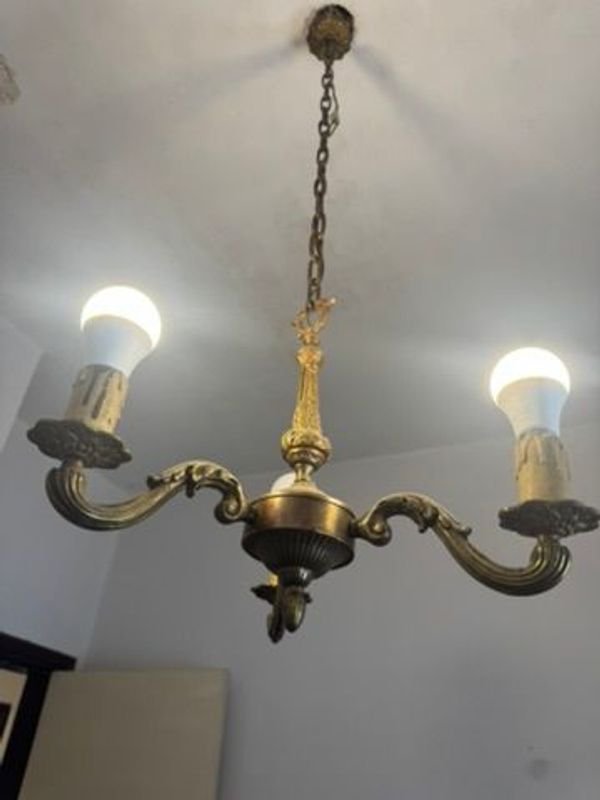 Lámpara de bronce con tres luces - imagen 4