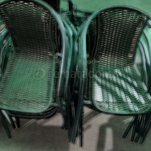 Lote siguiente: Juego de 4 Sillas de Exterior Apilables