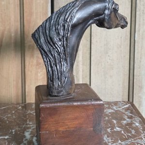 Escultura de Cabeza de Caballo Árabe Firmada - imagen 4