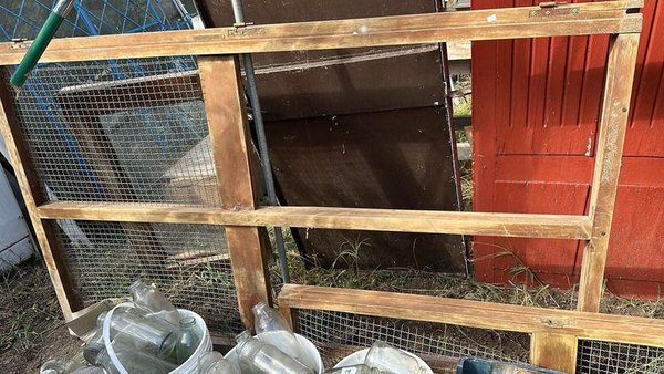 Puertas de madera con malla metálica - imagen 4