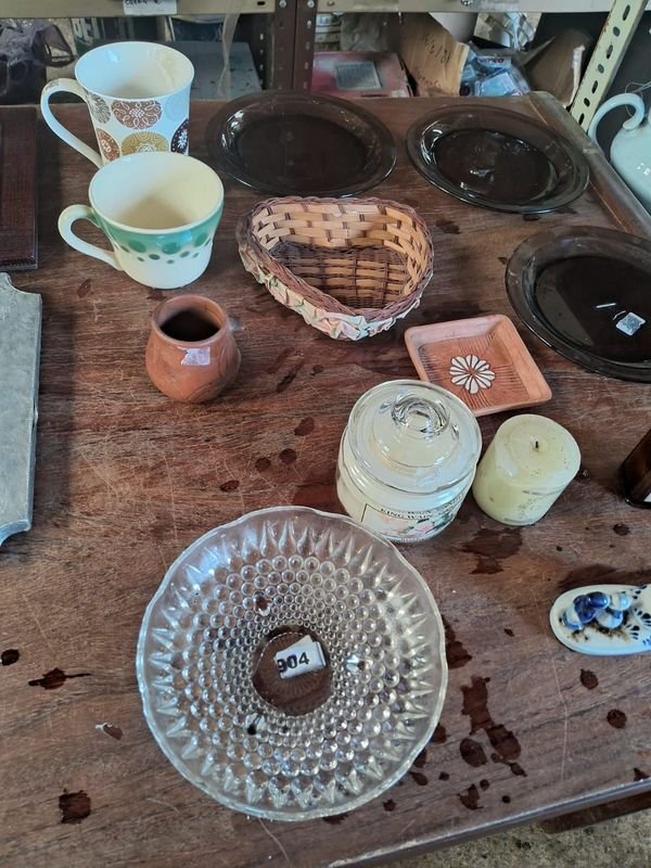 Lote de platos, tazas y velas aromáticas - imagen 4