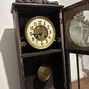 Reloj de Pared Antiguo a Péndulo con Caja de Madera Tallada - imagen 5
