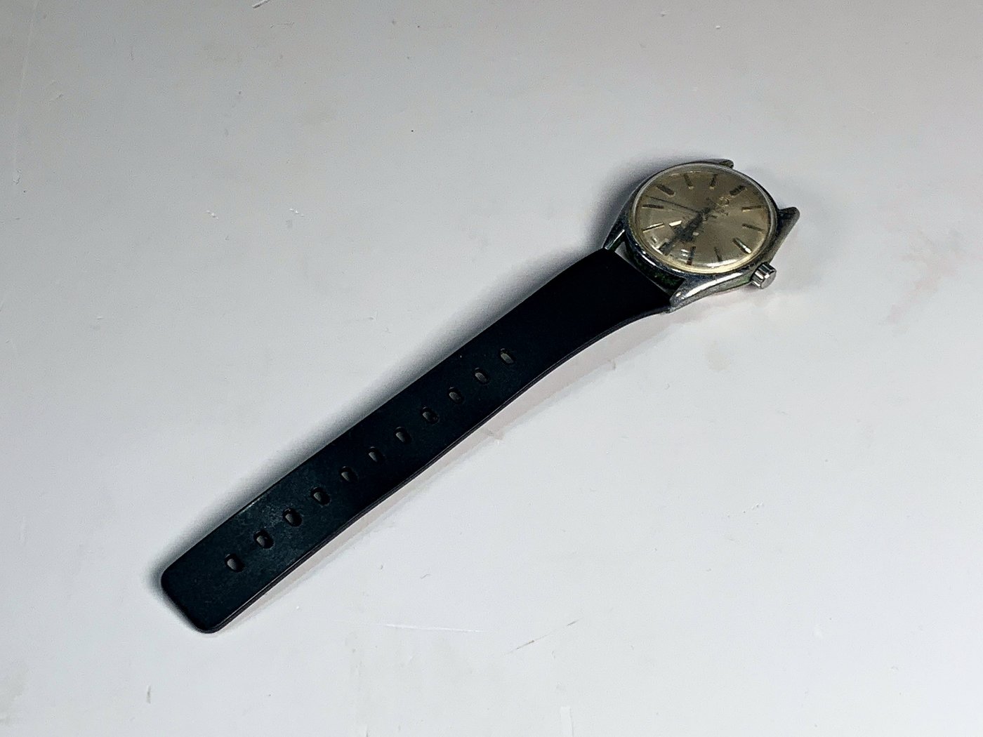 Reloj de Pulsera Caballero Tressa Esfera Plateada Malla Negra