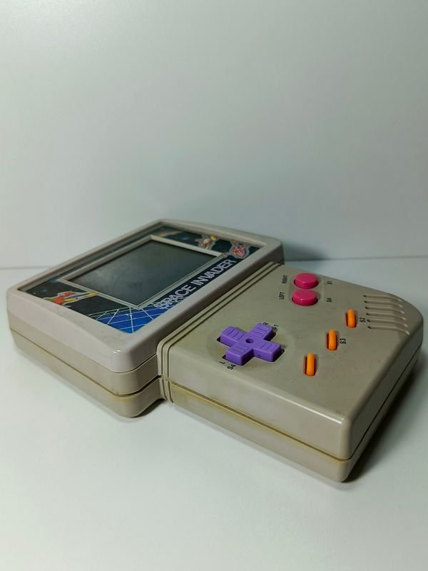 Consola de juegos portátil vintage Space Invaders - imagen 4