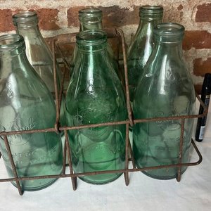 Lote anterior: Antiguo Casillero Metálico con 6 Botellas de Leche Conaprole Monograma Nro 8