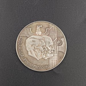 Medalla y Cruz "Mussolini y Hitler" - imagen 4