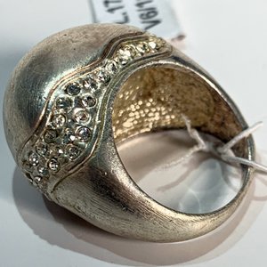 Anillo de Fantasía Metal Gris con Circones y Diseño Oval - imagen 3