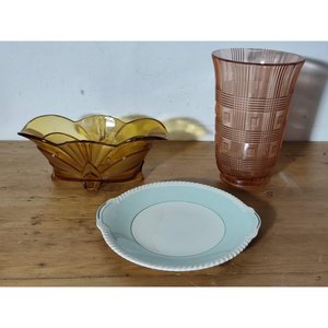 Lote anterior: Jarrón de Vidrio Prensado y Centro de Mesa con Plato para Masas Sellado Inglés