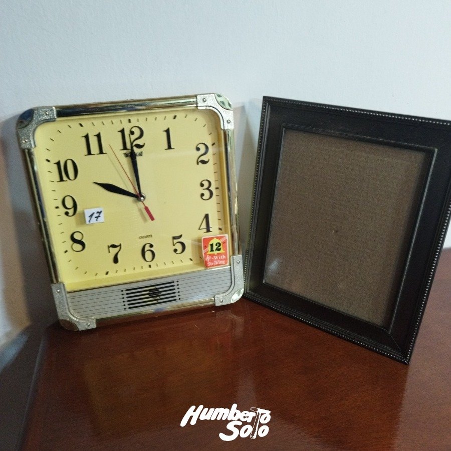 Reloj de Pared y porta retrato.