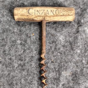 Sacacorchos Antiguo Cinzano de Madera y Metal - imagen 4