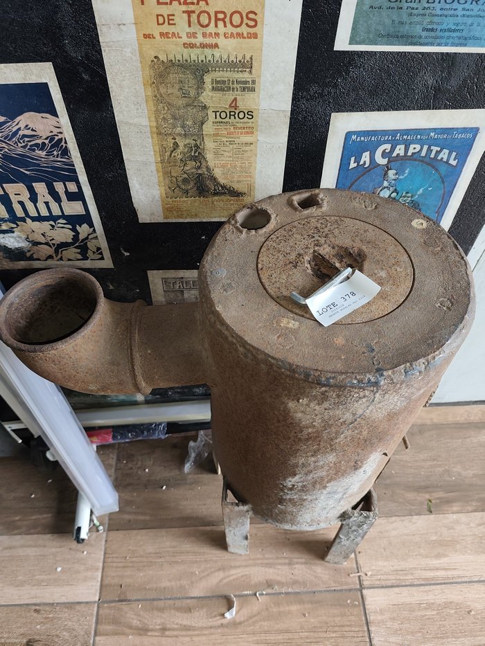 Estufa Antigua de Hierro Artesanal Tipo Quematuti Usada