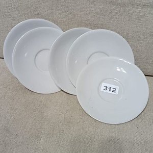 Lote anterior: Conjunto de Platos Blancos de Cerámica