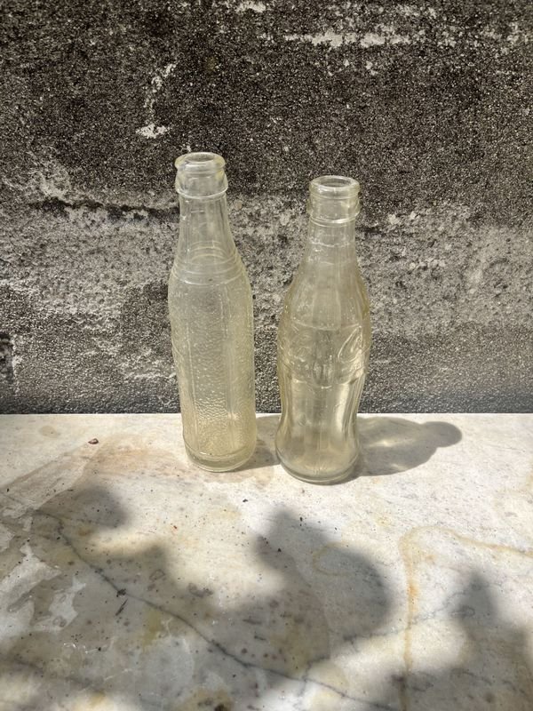 Dos botellas de Coca-Cola y Saltena en excelente condición - imagen 2