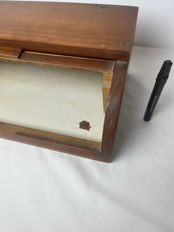 Caja de madera antigua con accesorios - imagen 3
