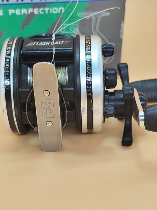 Reel rotativo MARADO Orbit 2 Modelo 20625 - COMO NUEVO EN SU CAJA - imagen 4