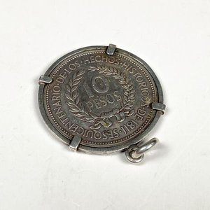 Moneda de Plata "El Gaucho" 10 Pesos 1961 Engarzada - imagen 1