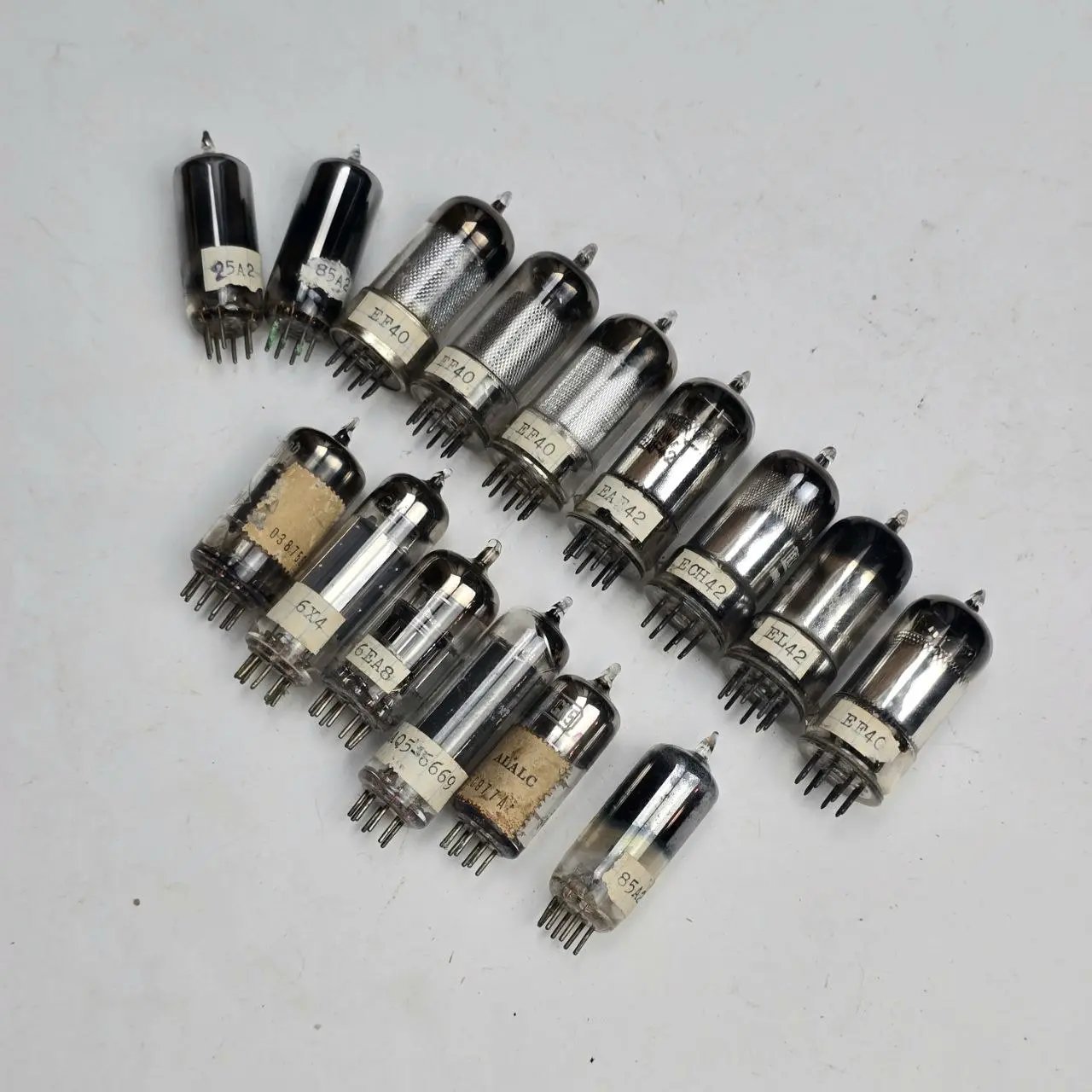 Item lote-34-valvulas-varias-x15 - Image 0