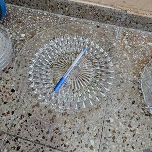 Juego de Bandejas y Platillos de Vidrio Tallado - imagen 3