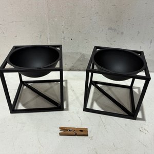 Lote anterior: Set de 2 Maceteros Cubo Metálicos Negros