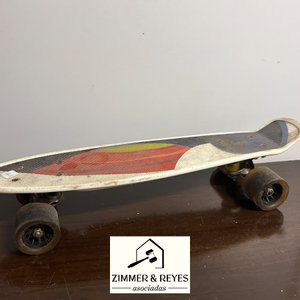 Lote anterior: Patineta estilo retro con luces y ruedas negras