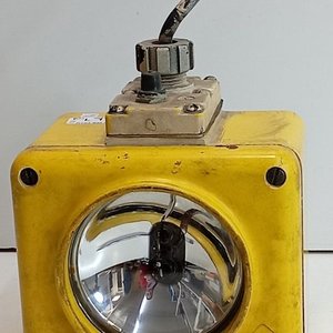 Lote siguiente: Farol de Emergencia The Roflan Company Barco ROU 24 "Comandante Pedro Campbell"