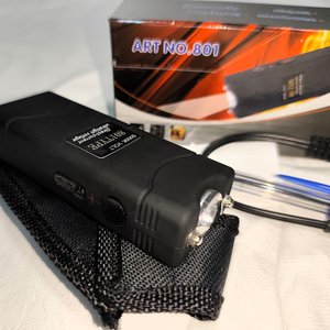 Picana Eléctrica de Autodefensa Recargable con Linterna - Nueva en Caja - imagen 3