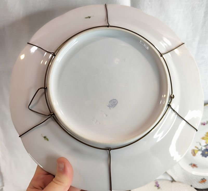 Platos de porcelana HEREND #527 húngaros floreados en excelente estado - imagen 6