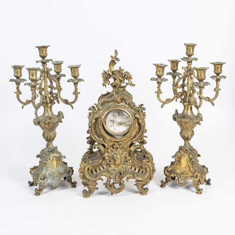 Relojes y candelabros de bronce en excelente estado - imagen 1