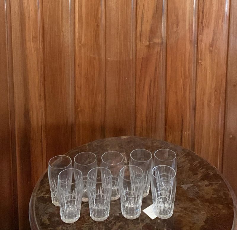 9 vasos de licor pequeños (con patrón geométrico de cortes)