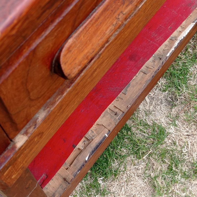 Mueble auxiliar en cedro con dos cajones y un estante - imagen 4