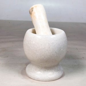 Mortero de Mármol Blanco con Mano - imagen 2