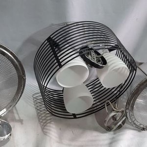 Colgantes de Luz: Dos Iguales y Uno de Tres Tulipanes - imagen 3