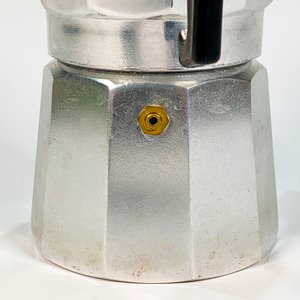 Cafetera Italiana de Aluminio con Tapa Abatible - 16 cm - imagen 2