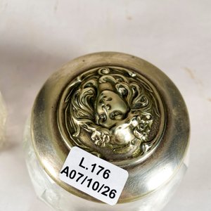 Conjunto de 6 Piezas de Tocador de Vidrio y Metal Labrado - imagen 4