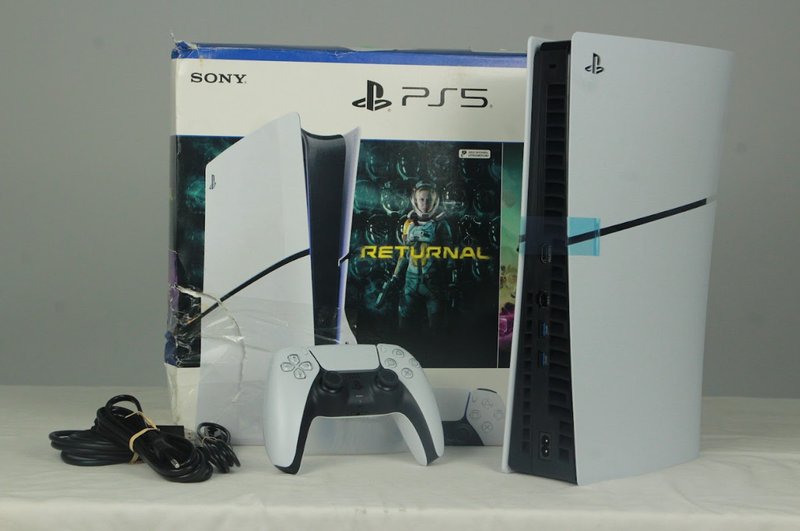 Lote siguiente: Consola PS5 Slim con Disco de Juego