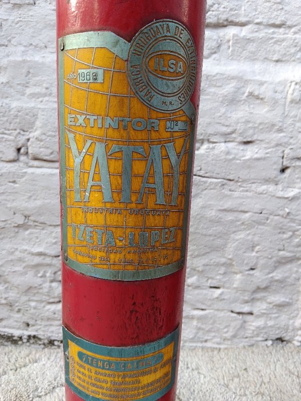 Dos extintores de incendios grandes con puntas en bronce - imagen 5