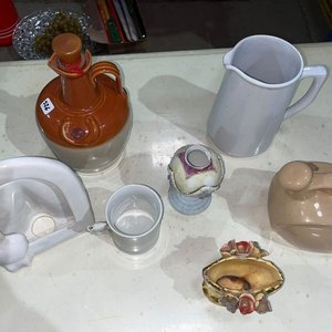 Lote anterior: Lote de Adornos Varios: Jarra, Dispensador y Figuras Decorativas