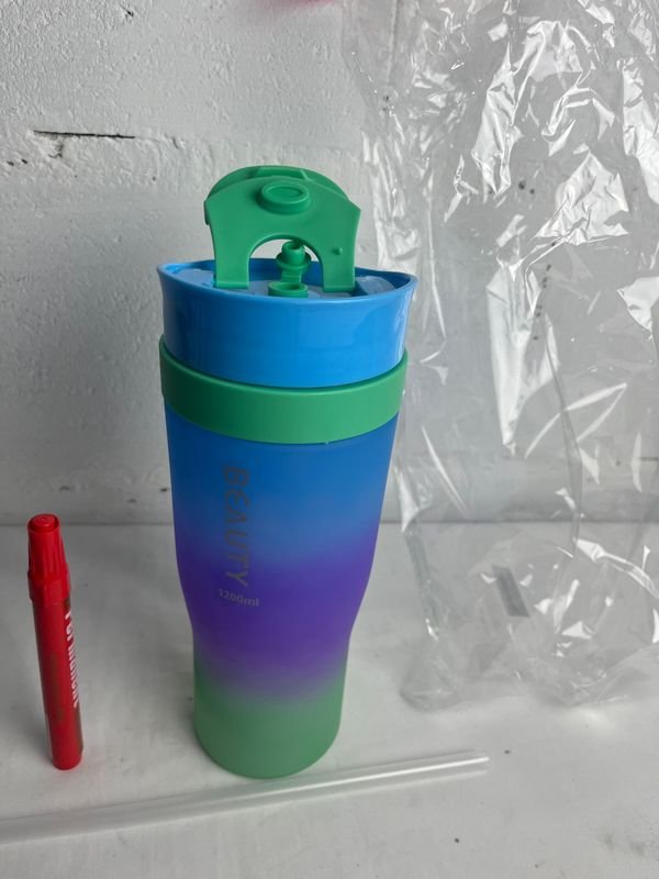 Vaso de Plástico con Tapa y Asa - imagen 4