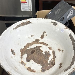 Lote anterior: Recipiente Antiguo de Latón Esmaltado Blanco con Desgaste