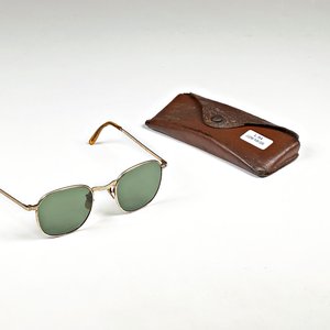 Lentes de Sol Vintage con Estuche de Cuero - imagen 2