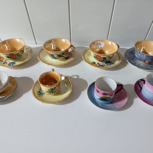 Lote siguiente: Juego de Tazas y Platillos de Loza Japonesa