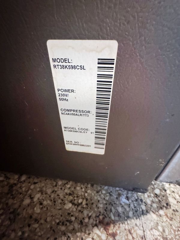 Heladera Samsung Inverter Modelo RT-38K598CSL con detalles funcionando perfecto - imagen 4