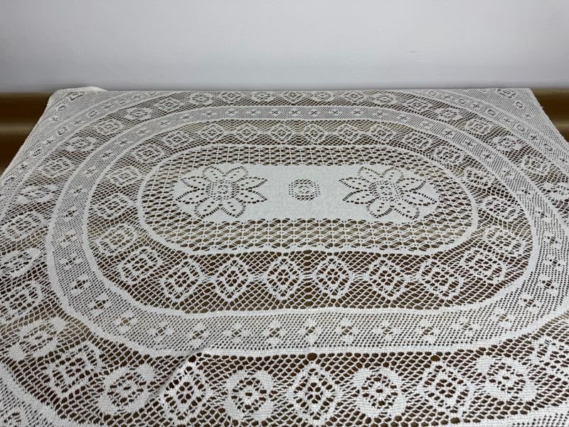 Mantel de hilo en blanco con patrón floral - imagen 3